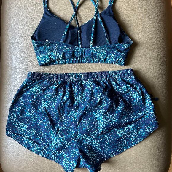 Old Navy Sports Bra - Picture 2 of 2